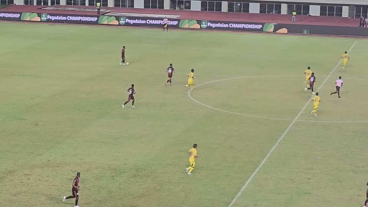 BABAK PERTAMA PERSIPURA VS PERSIKU KUDUS