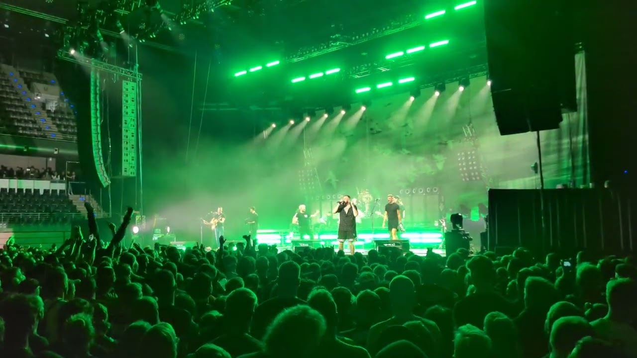 Feine Sahne Fischfilet (feat. Focus.) - Sternhagelvoll (Max-Schmeling-Halle, Berlin / 22.12.2025)