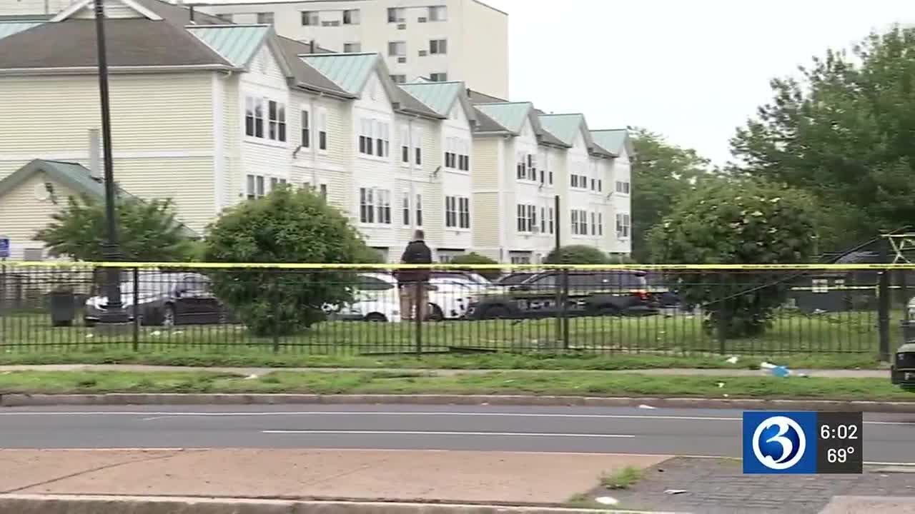 2 gunshot victims found in Hartford, officials say