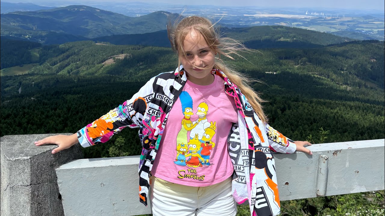 Прогулка город Либерец. Подъем на гору Ештед (йештед), Liberec, Eštěd