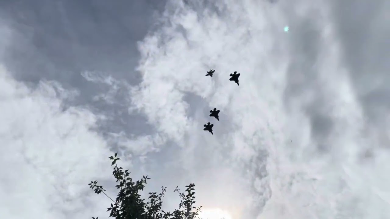 F35 Missing Man Formation - Dutch Airforce