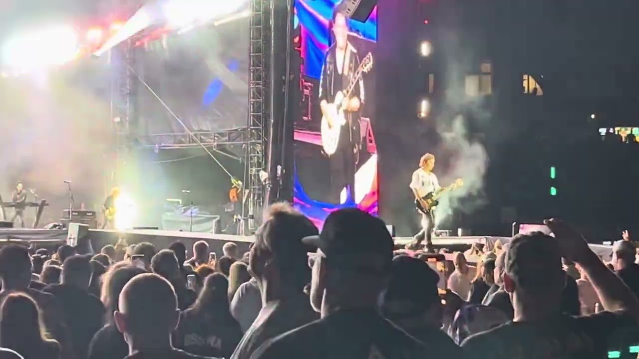 JOURNEY  Wheel In The Sky Live