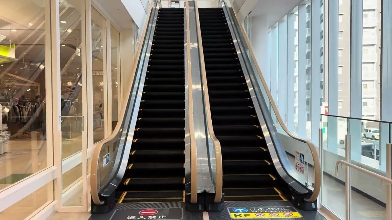 【フジテック】1X新しい エスカレーター フレンドタウン守山【かけっことびっこ入り】 1X new escalator Friend Town Moriyama supermarket Japan