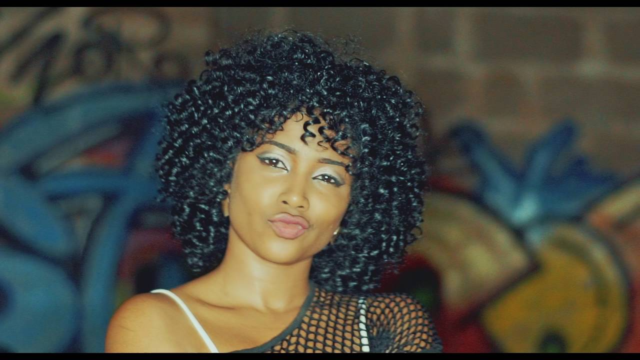Zoro ft Phyno-  ACHIKOLO (official video)