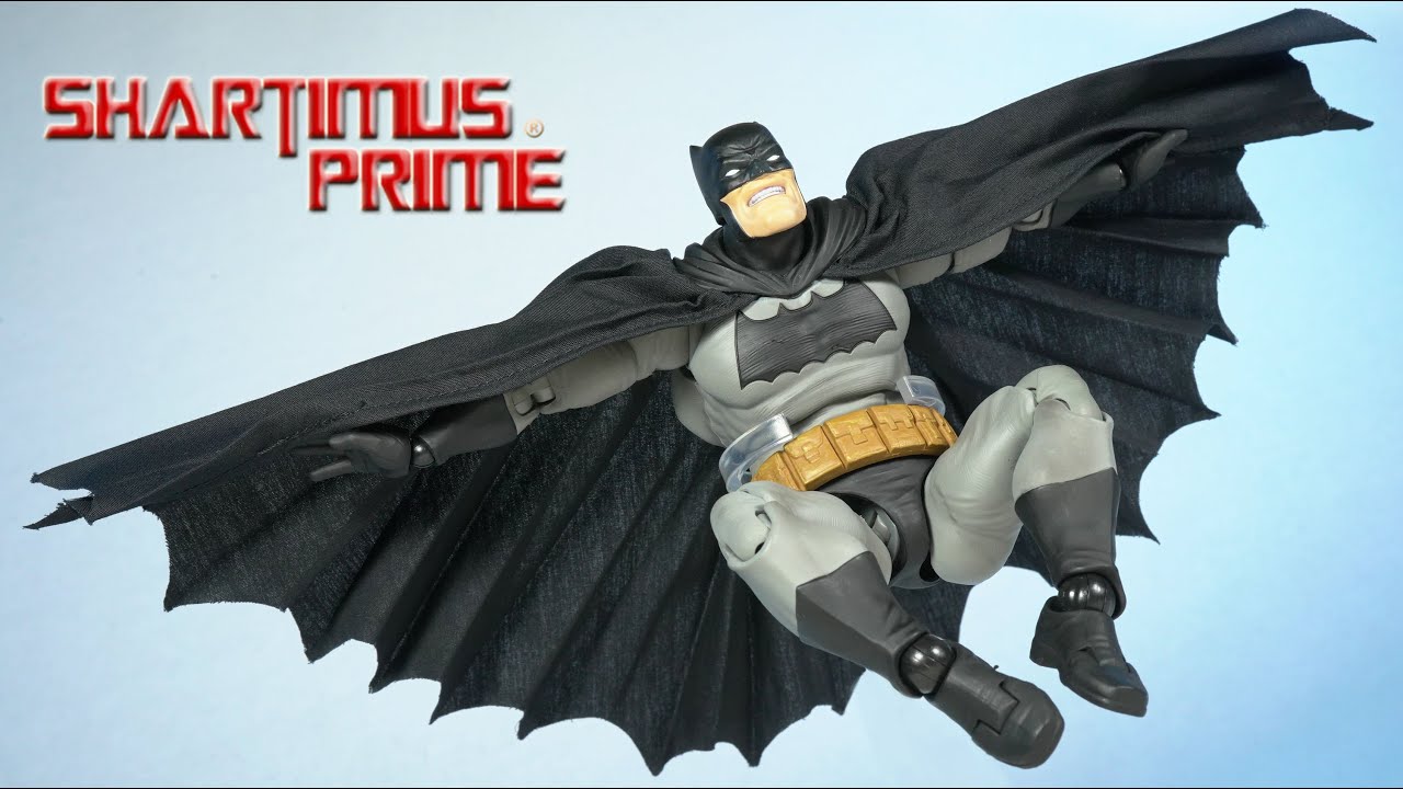 MAFEX Batman The Dark Knight Returns Medicom DC Comics Japanese Import Action Figure Review