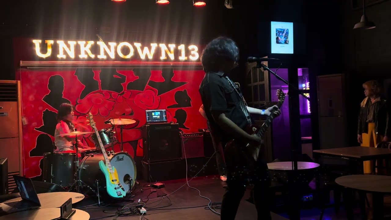 Buddy Holly - Weezer “Live Cover” at Unknown13 Pub Katipunan 