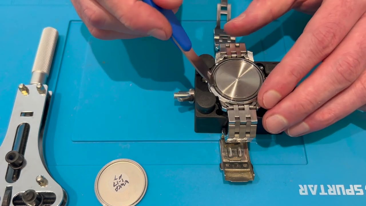 Tissot PRC 200 battery replacement (HD)