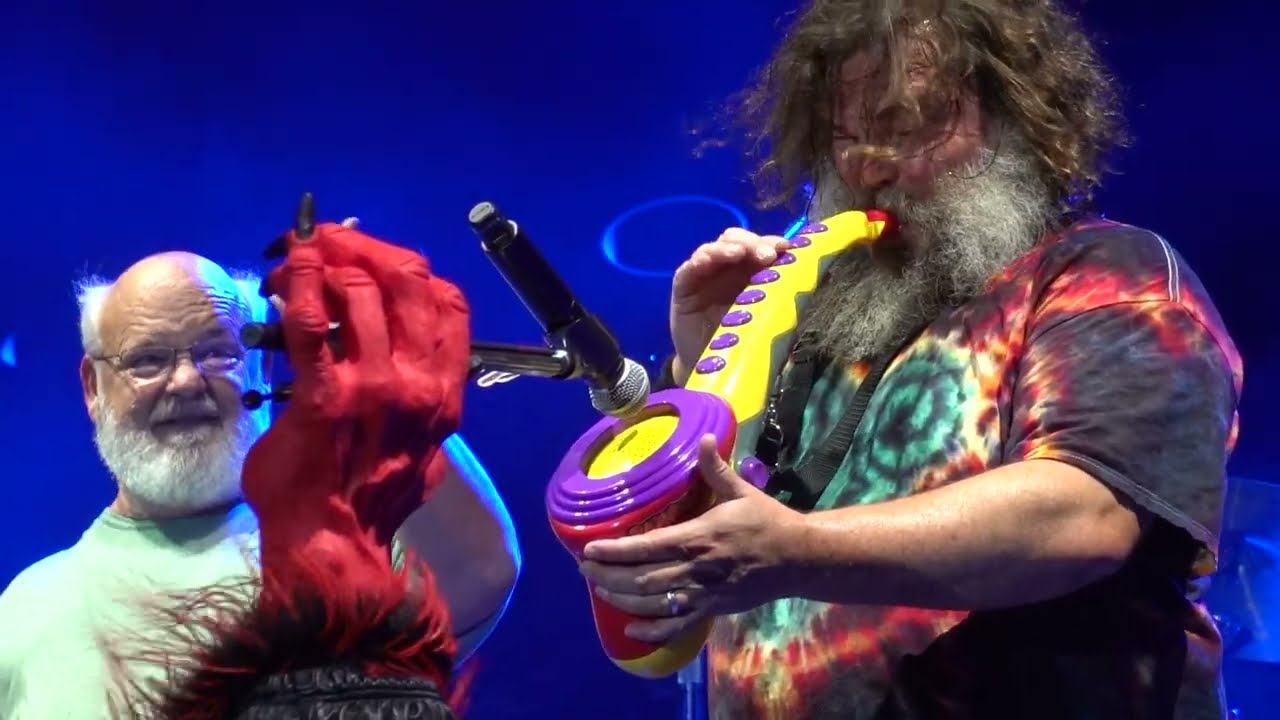 Tenacious D Live 2023 🡆 Sax-a-boom⬘Baker Street⬘Max-a-boom ⬘ Roadie 🡄 Sept 13 ⬘ White Oak Music Hall