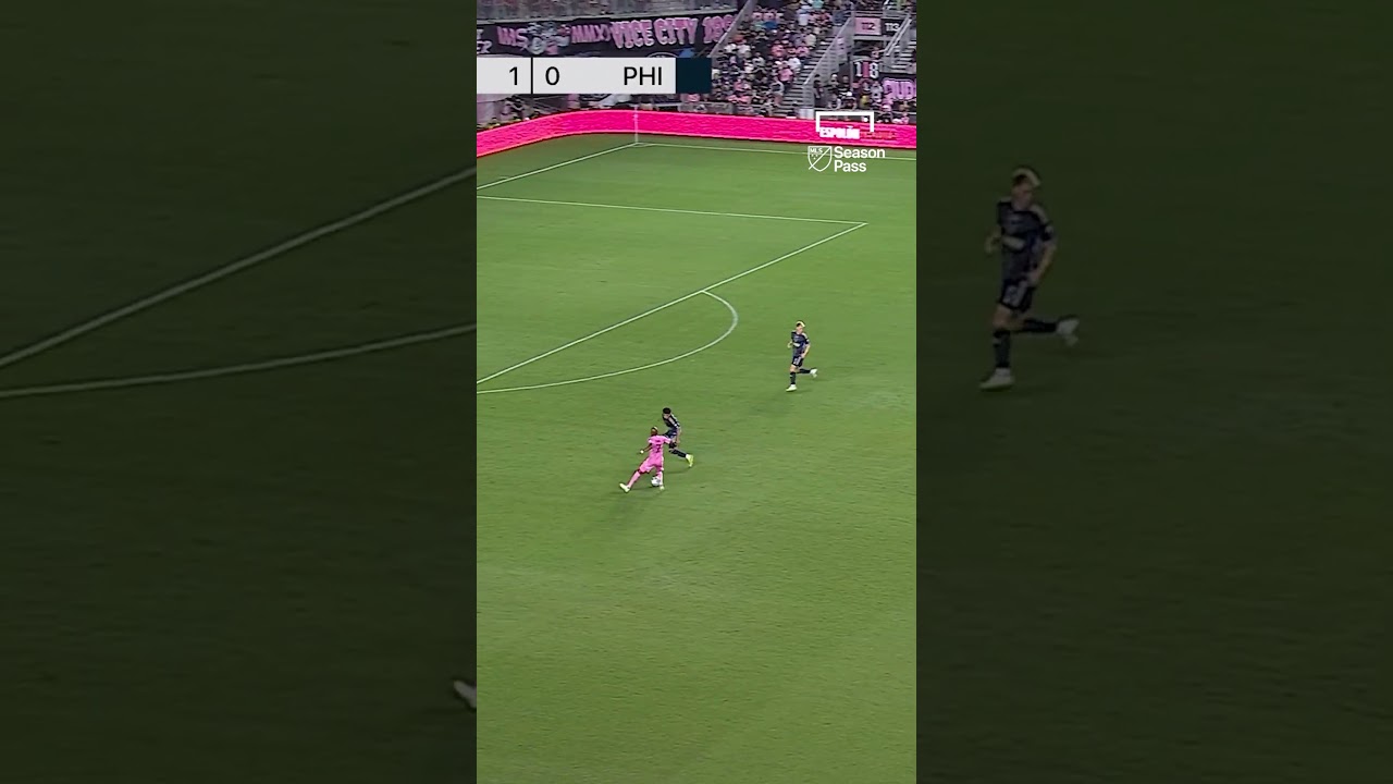 LIONEL MESSI SCORES TWO MINUTES INTO RETURN 🐐 #football #soccer #shorts