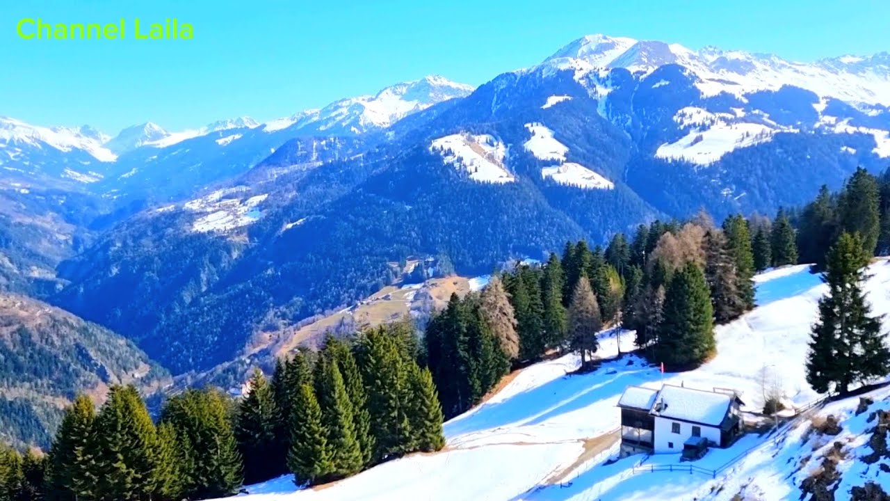 Sunny day☀️, walking in the snow❄️