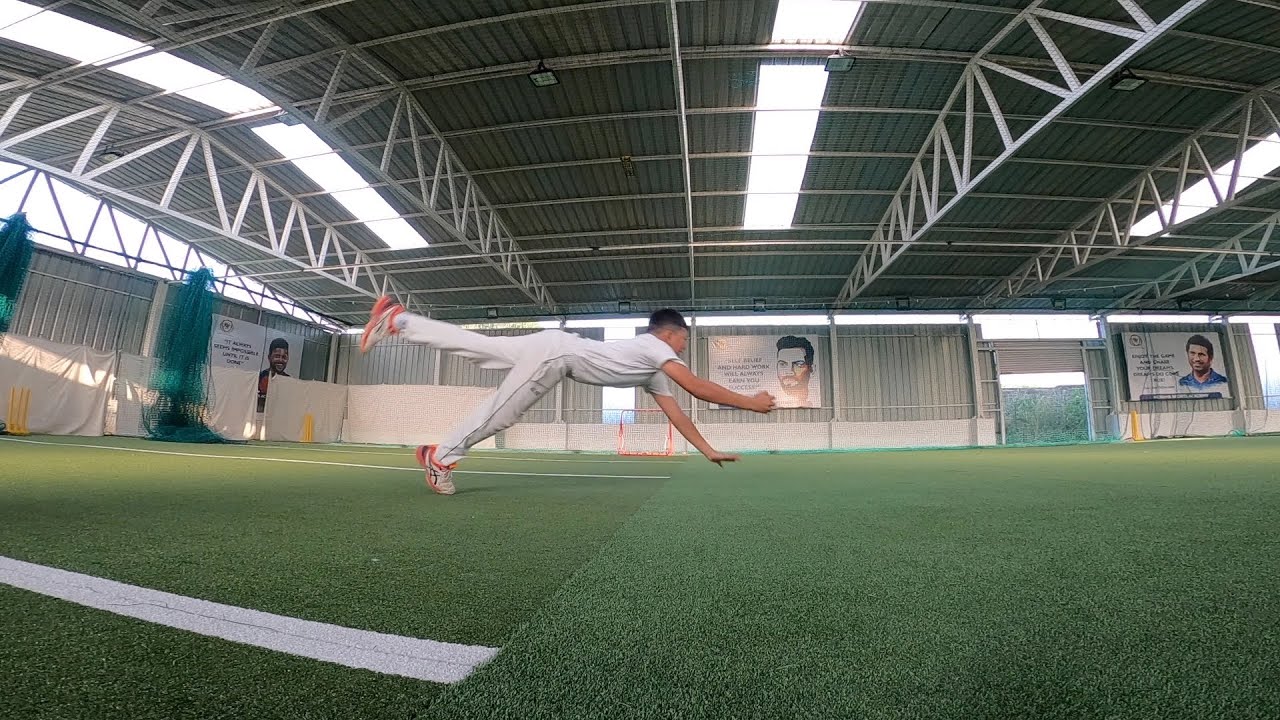 Rebounder Net is awesome for catching || ये रिबाऊंडर नेट बड़ा सही है
