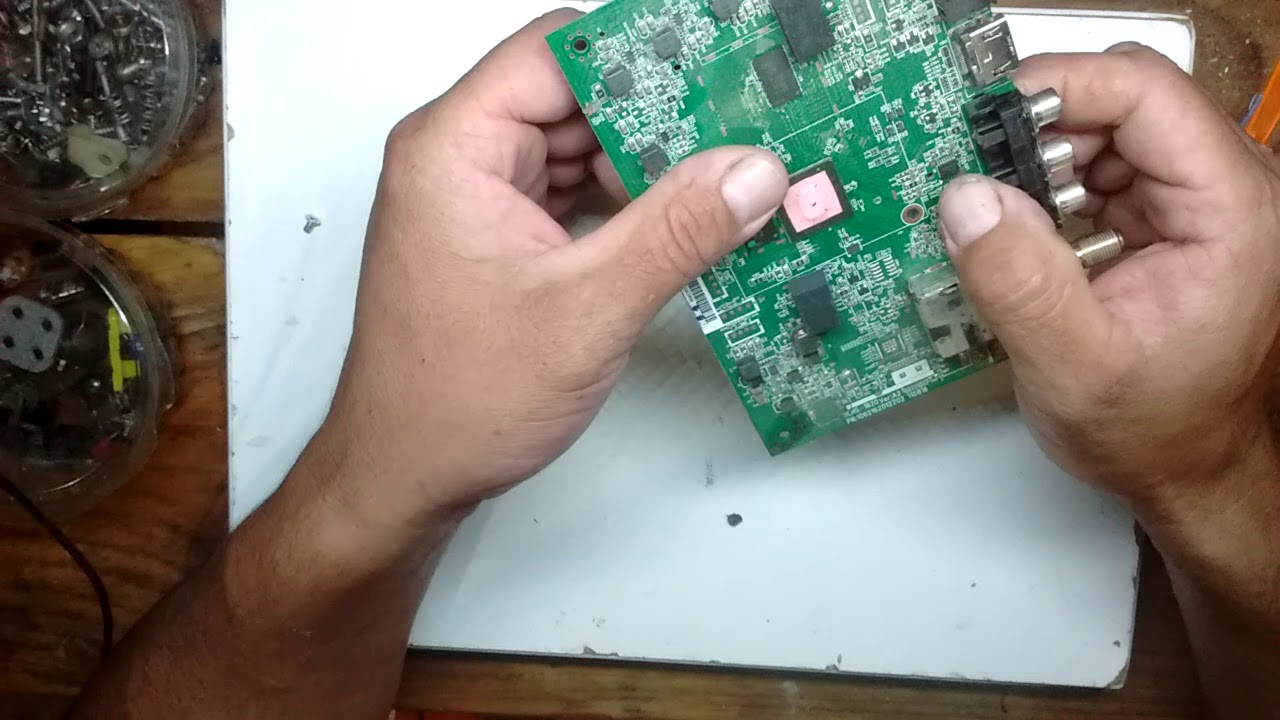 QUE ¿ TIENE POR DENTRO ? y que podemos usar de un decodificador