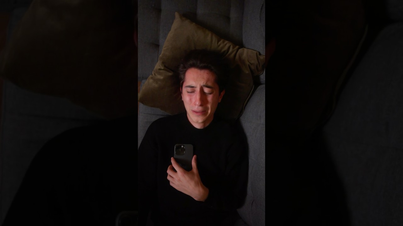 Hey Siri: ponme m&uacute;sica para llorar. #julianealborna