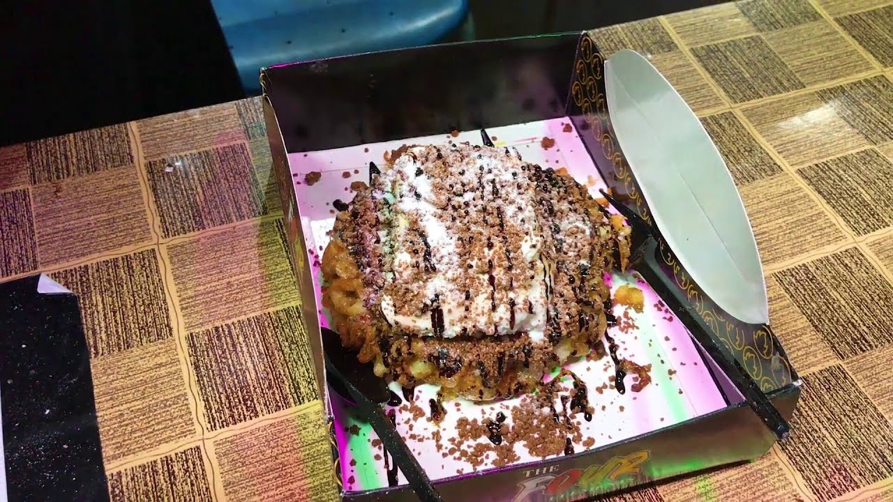 Fennel Cake wih Ice Cream in Gulshan | Karachi Street Food