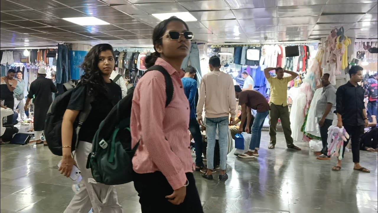 मुंबई सड़क के नीचे मार्केट  | Underground market near Mumbai CST railway station | Mumbai market .