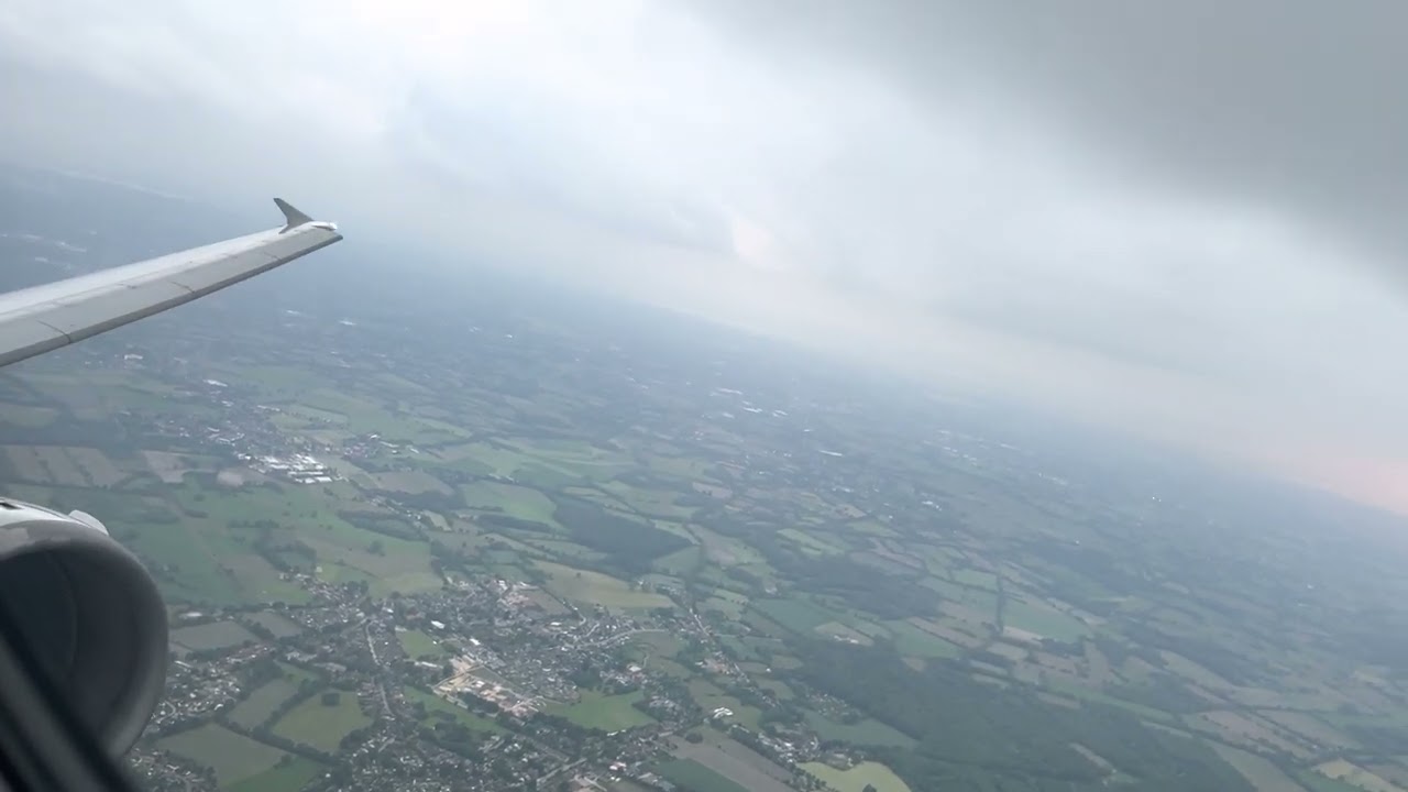 Lufthansa Business Class A321 Takeoff at Hamburg *BUZZ* || 4K