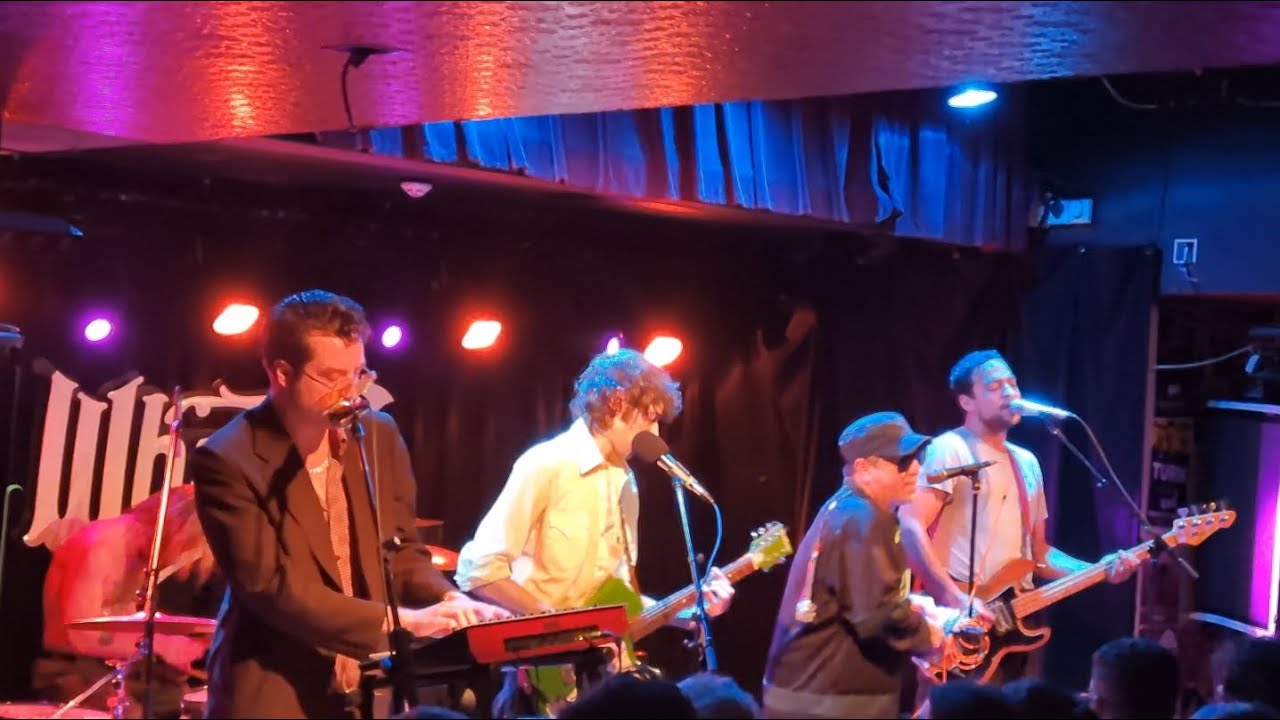 Warmduscher  - Eight Minute Machines  @ Whelans 30/10/25