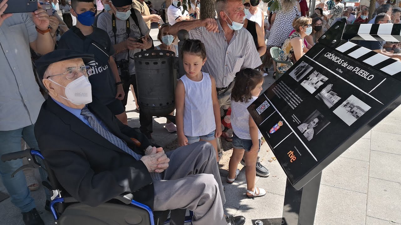Santorcaz rinde homenaje a Jesús Guzmán en el 50 Aniversario de la serie 'Crónicas de un pueblo'