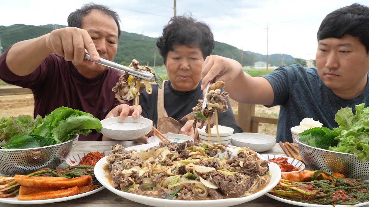 남은 송이버섯을 넣어 푸짐하게 만든 [[불고기(Bulgogi)]] 요리&먹방!! - Mukbang eating show