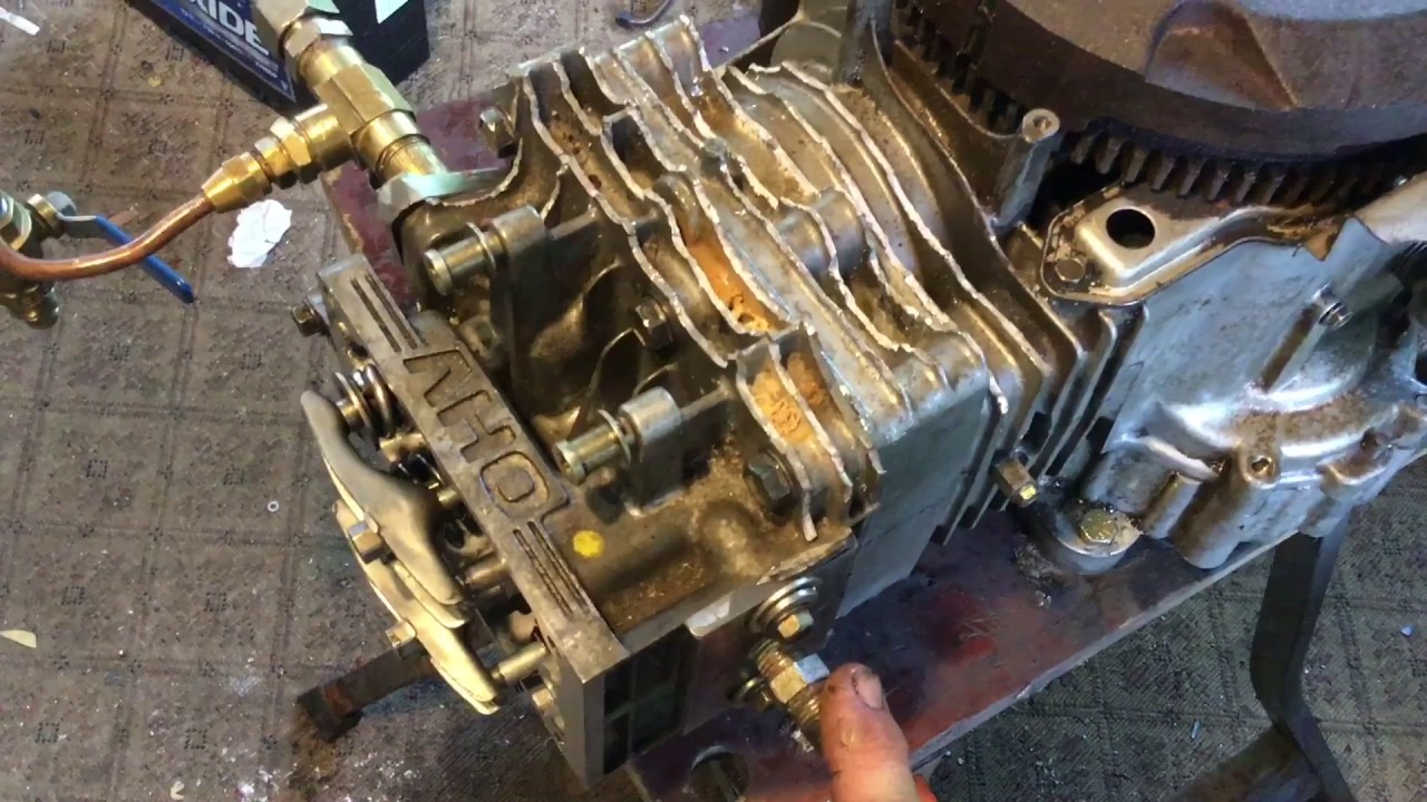 Briggs and Stratton converted to uniflow steam engine