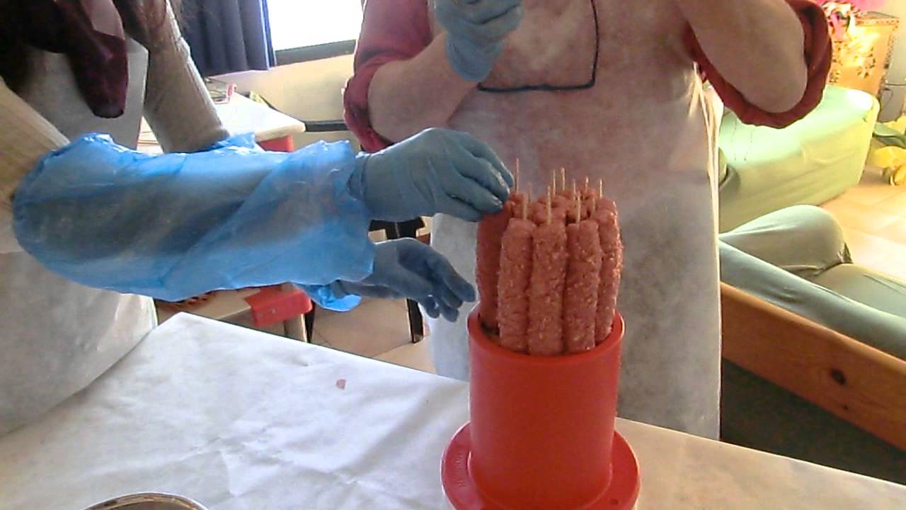 FUNZIONAMENTO MACCHINETTA SPIEDINI DI CARNE MACINATA