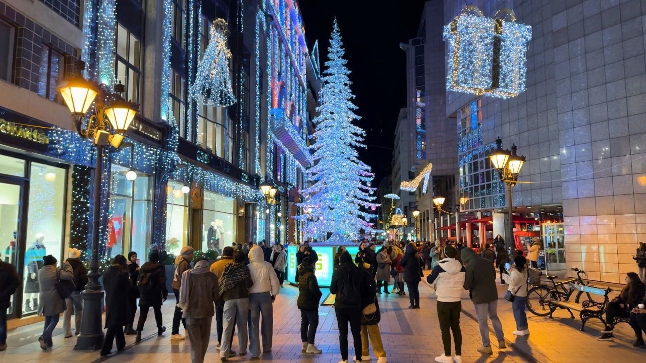 Budapest’s Magical Christmas Lights 2024: 4K Walking Tour