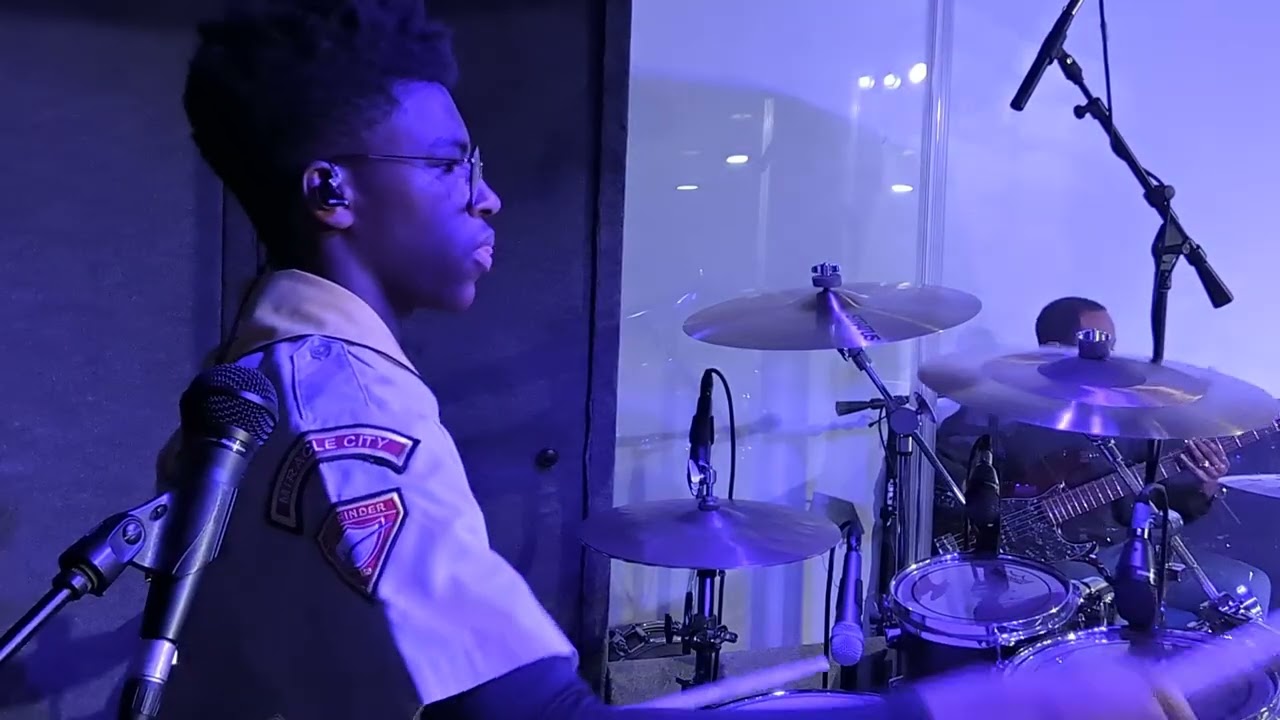 You are the living word Fred Hammond | Evan on drums