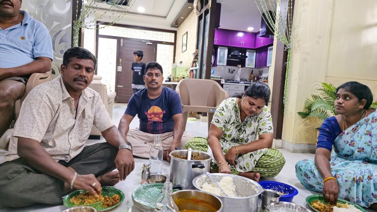 ఈరోజు మా అక్క మాకోసం మటన్ కూర క్యారెట్ రసం అందరం కలిసి భోజనం చేశాం ఇల్లంతా సందడి సందడిగా ఉంది