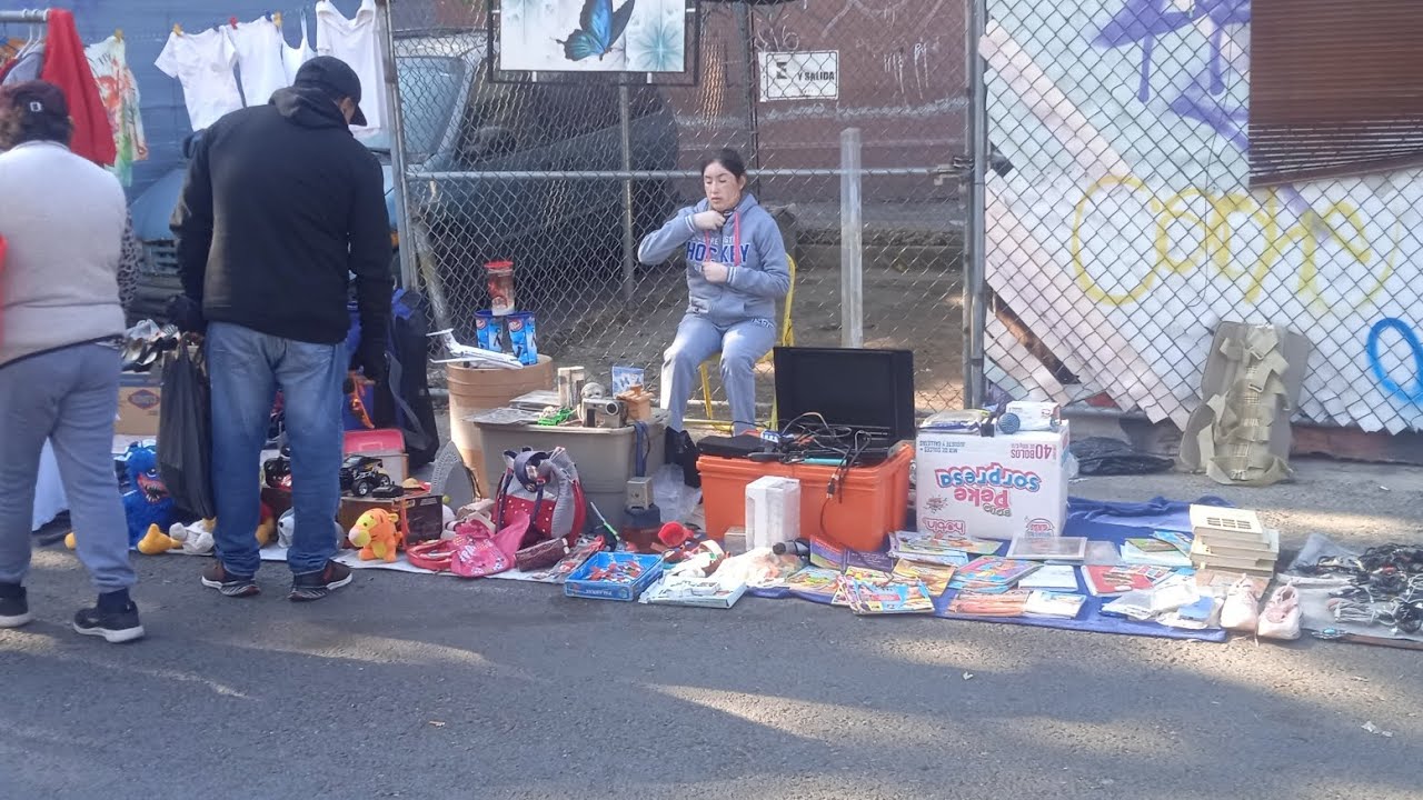 Mi niña dulce María ♥️🙏 en el tianguis 