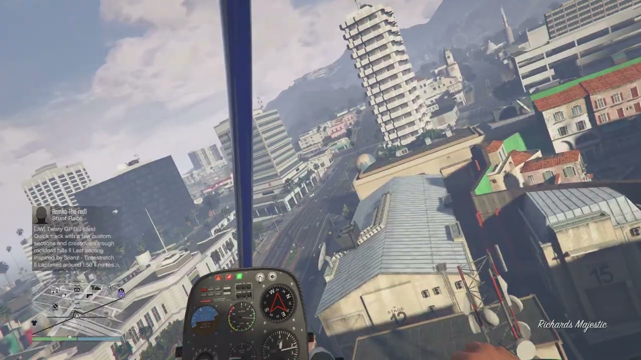 Grand Theft Auto V 1st person ultralight flying around the city