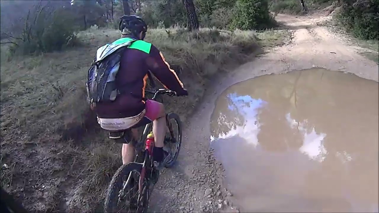 Vallon Du Petit Peyrolles En Provence