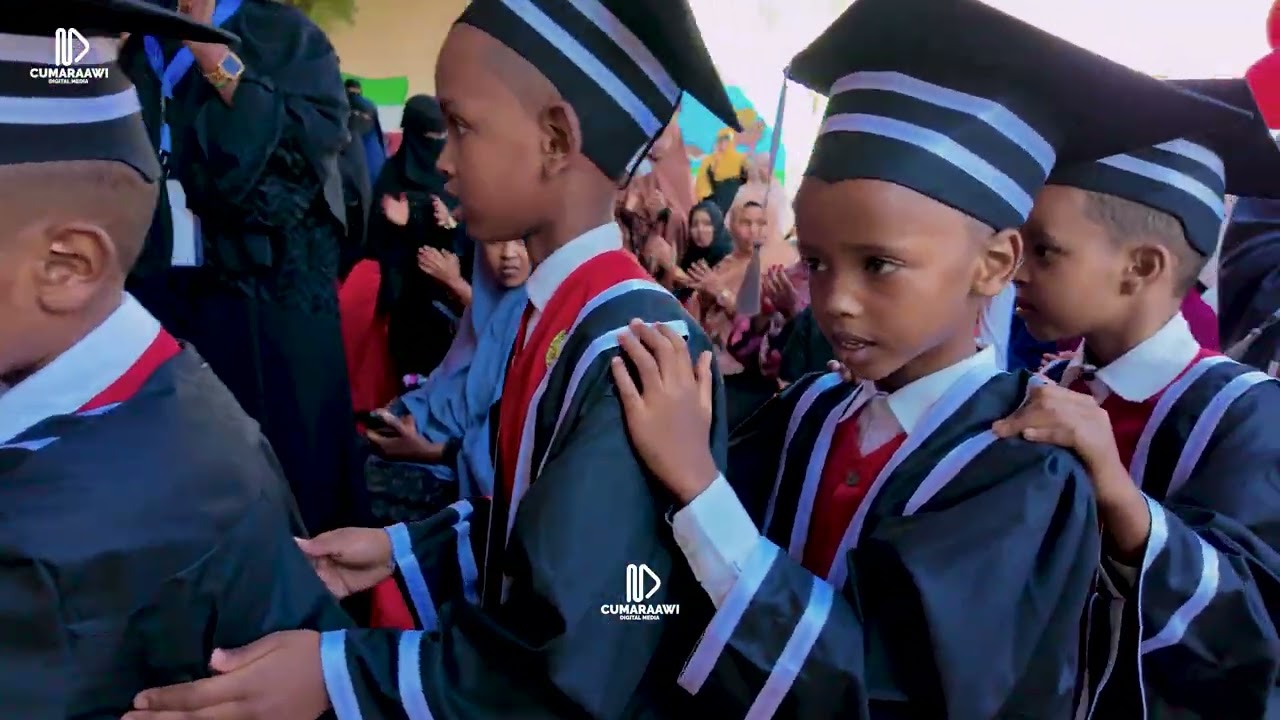 Xafladda qalinjabinta ardayda dhigata qaybta barbaarinta ubadka ee Mu'assasatu Aflax 