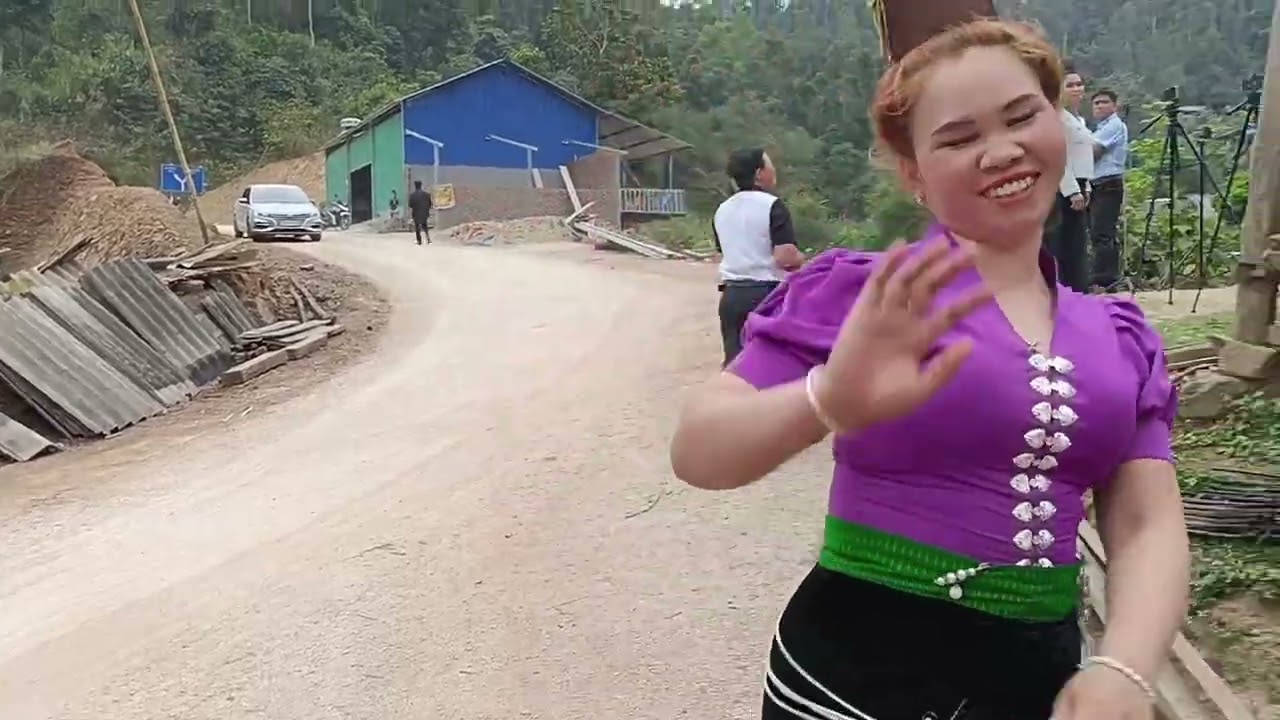 Sơn la Lai Châu gặp nhau ui thái uống rượu nhà lò chinh hát hò vui vẻ lắm 