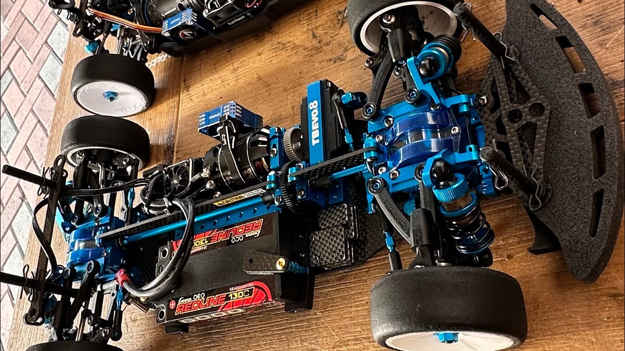 TAMIYA TB EVO.8 - First Test Run (13.5 binkly) @ JV featuring TT02 SRX at the end of film.