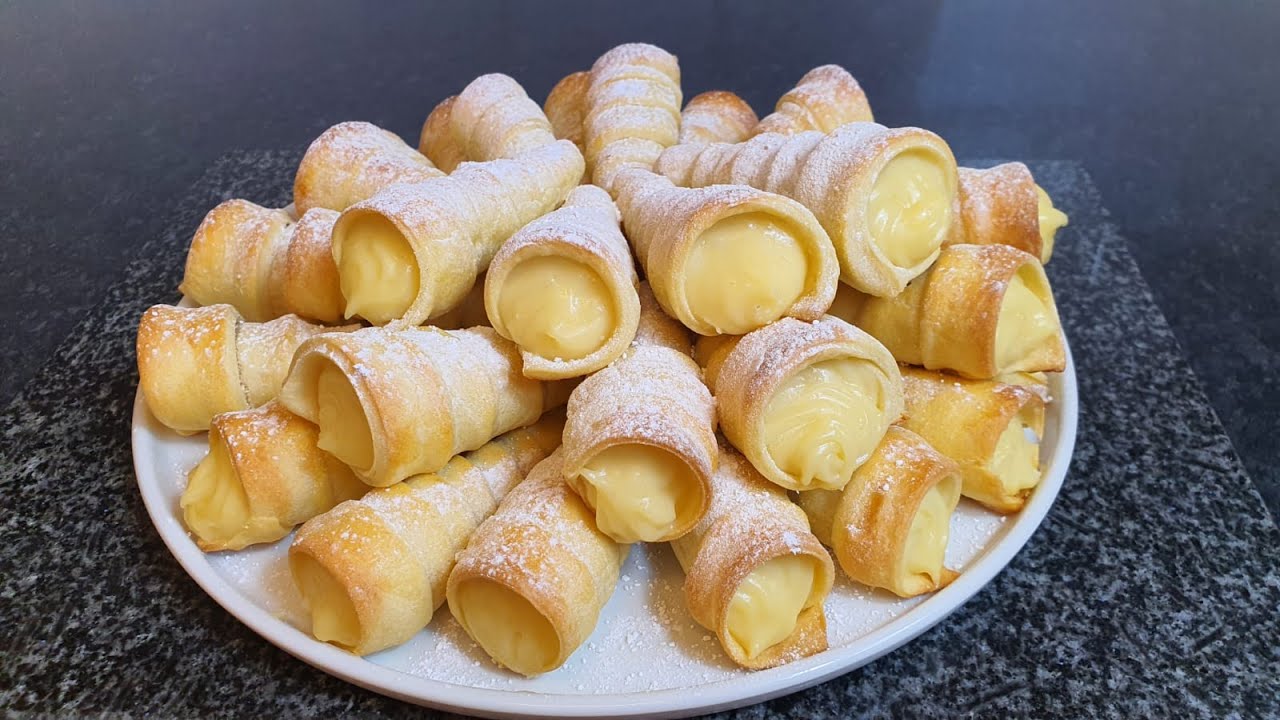 Rulouri cu crema de vanilie