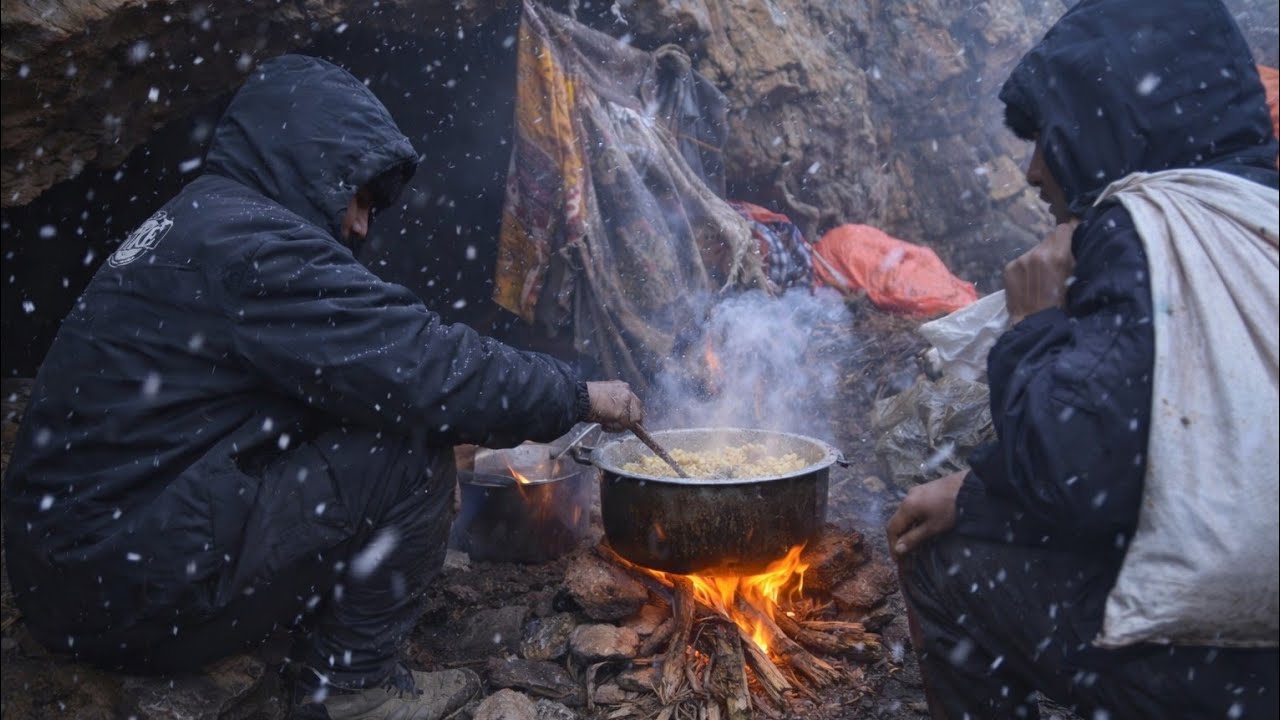 Inside Dolpa’s Coldest Region | A Family’s Real Experience Living in Nature, Caves & Tents🌧️🌧️🌧️