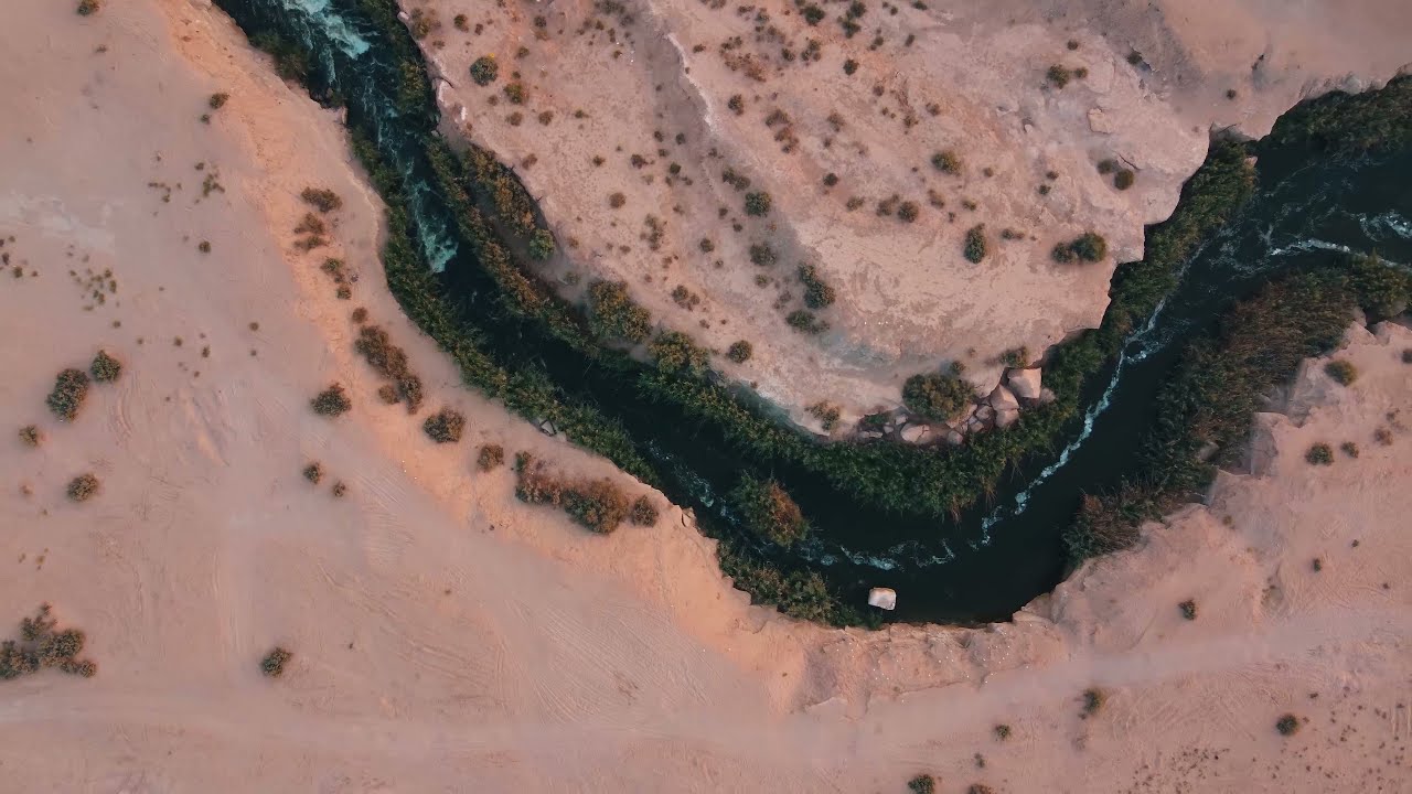 تصوير جوي لمصب بحيرة الرزازة في كربلاء