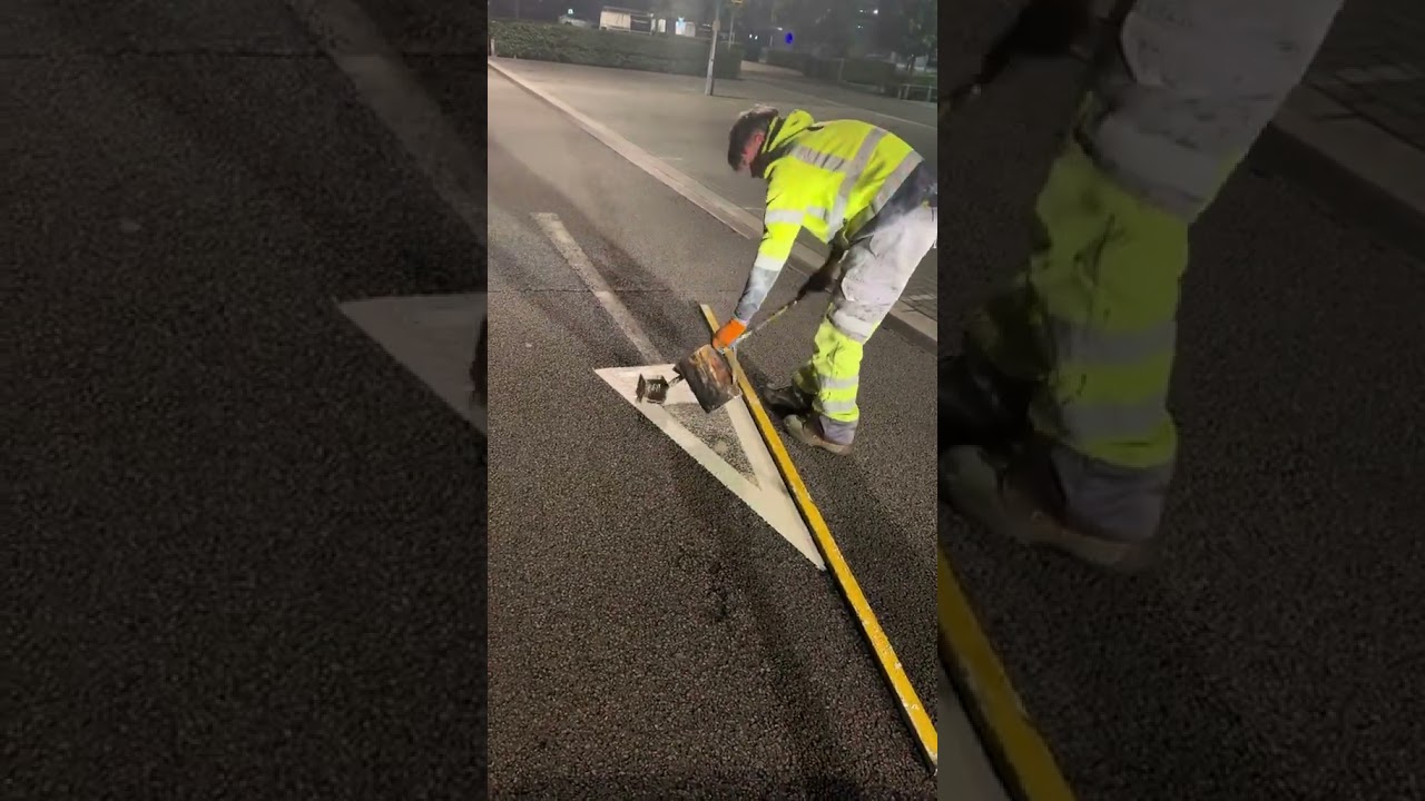 Refresh of a straight arrow in Thermoplastic 