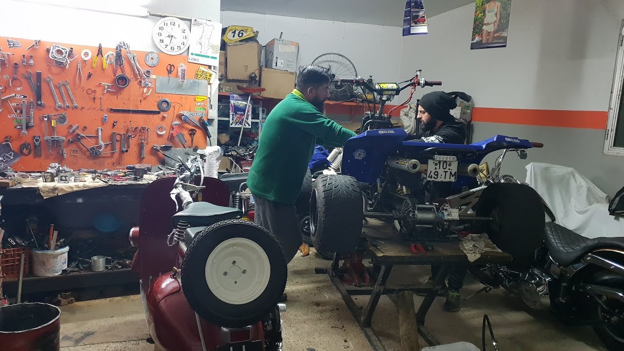 Yamaha Banshee 350  At The Workshop [Something Wrong!!!]