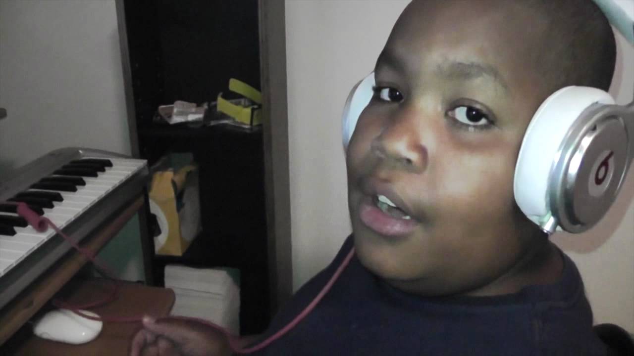 12 year old producer @youngproducer12 making beat in logic pro