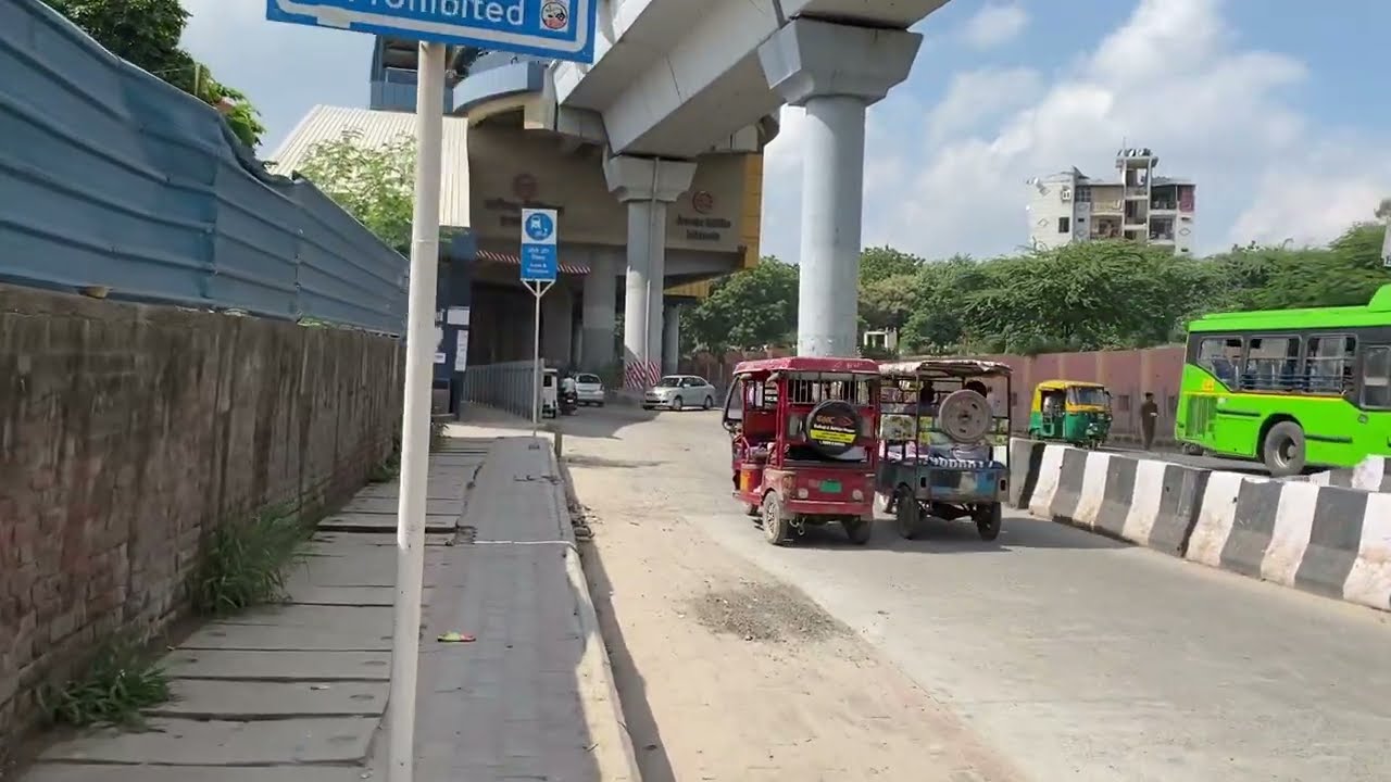 Nafees Road, Batla House, Jamia Nagar, New Delhi. A typical September morning walk