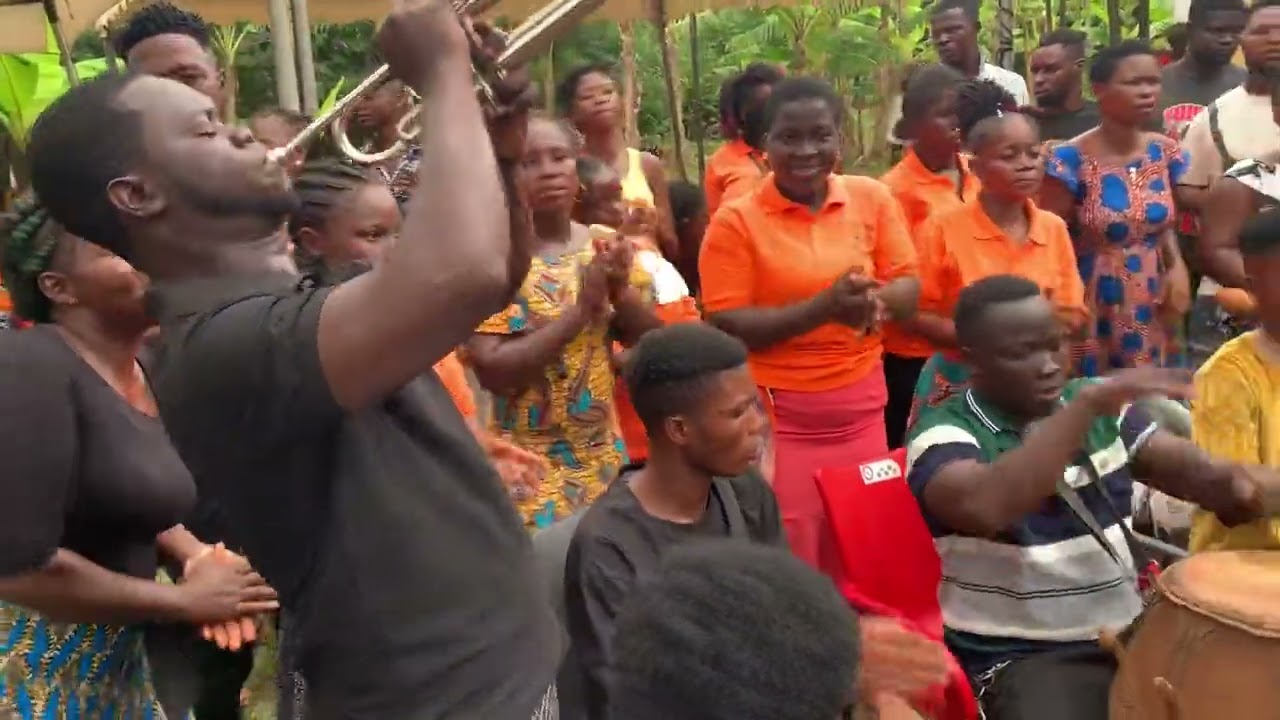 Alavanyo borborbor dance group