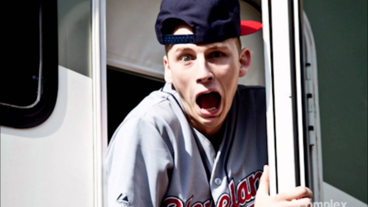 Machine Gun Kelly - Chip Off The Block (HQ) 1080p