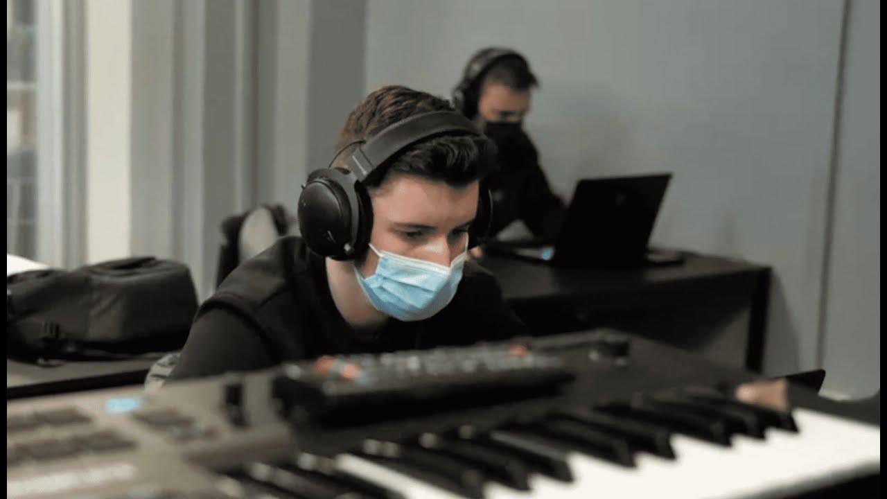 Découverte de l'école de DJ - Partie 1 (apprendre à mixer)