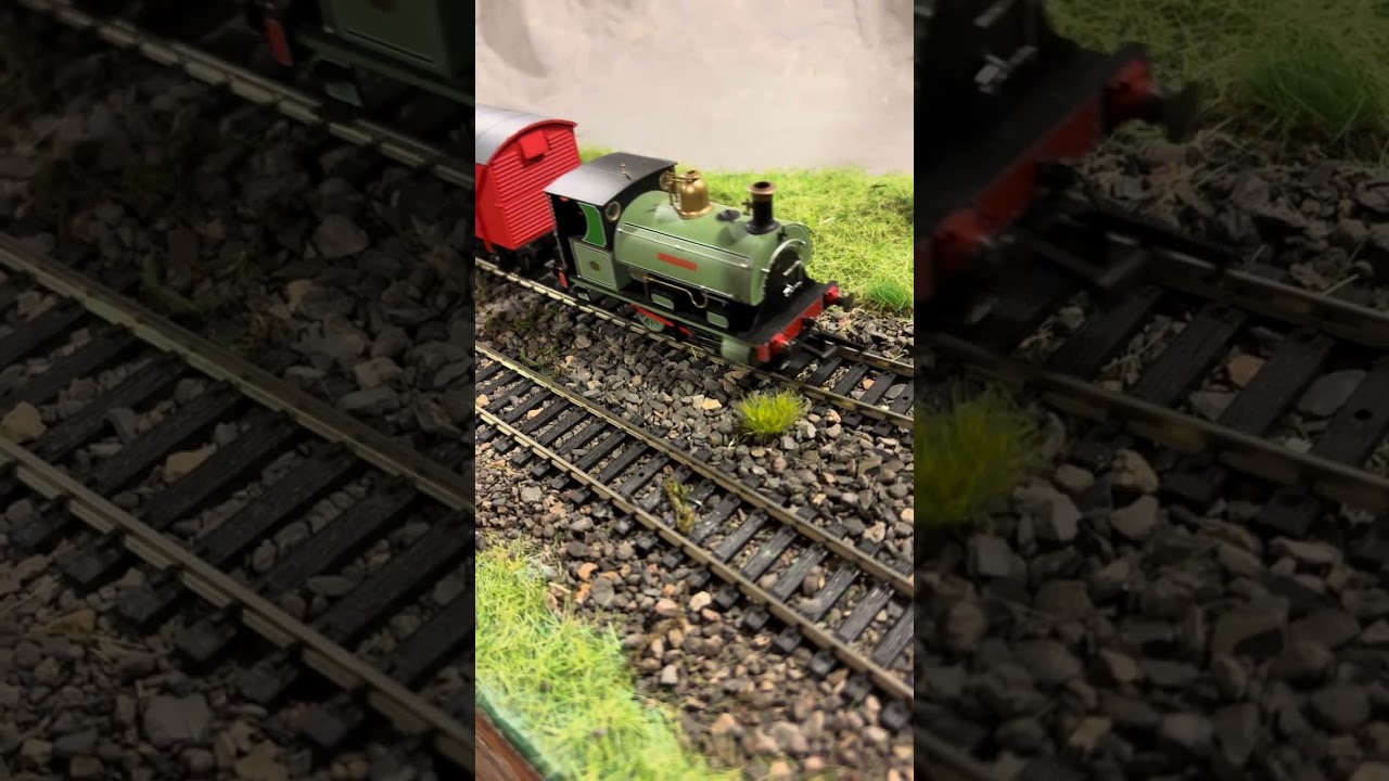 00 scale Hornby Peckett with vans