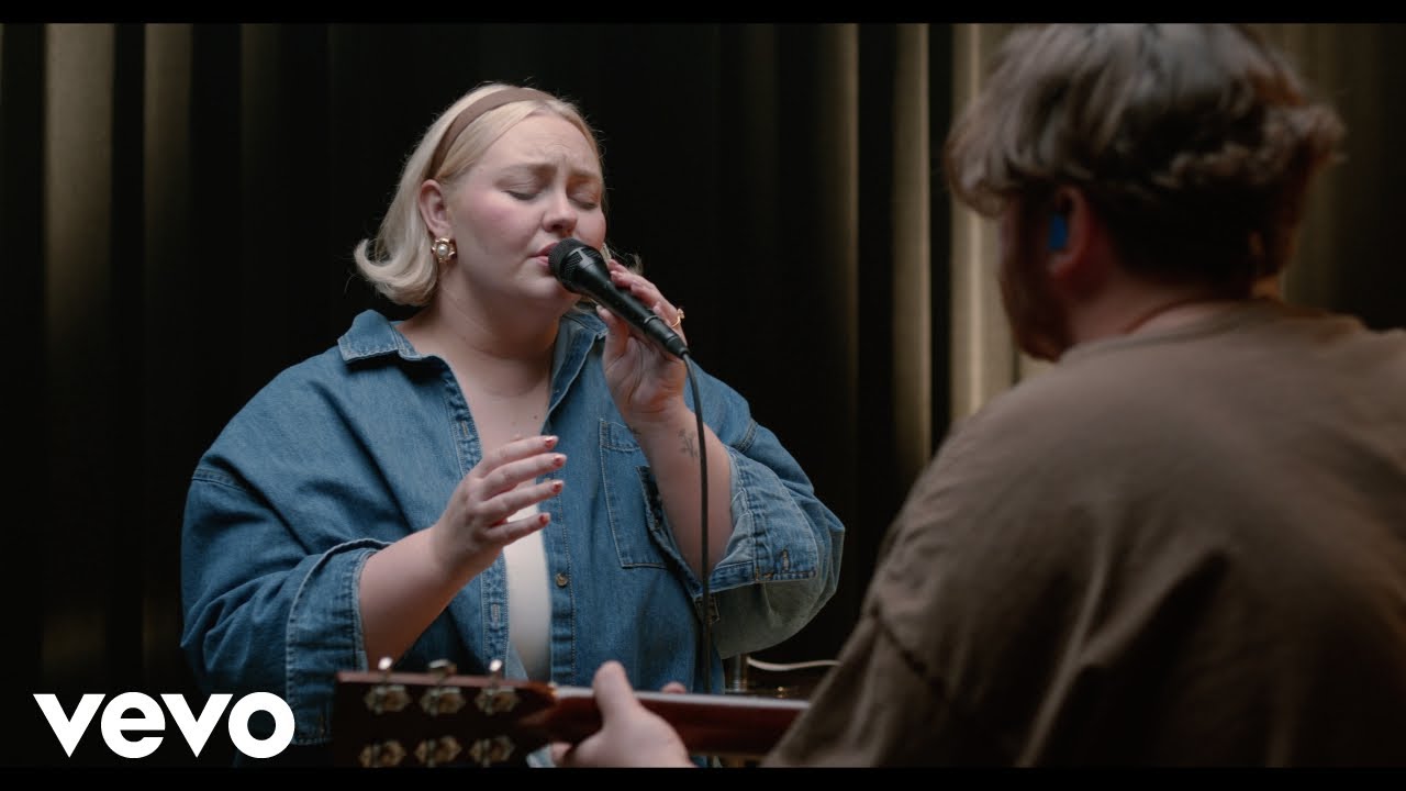 Bella Taylor Smith - How Great Thou Art (Live)