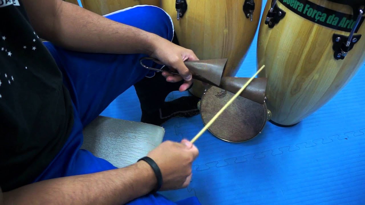 Capoeira For&ccedil;a da Arte Agogo Toque   Maculele