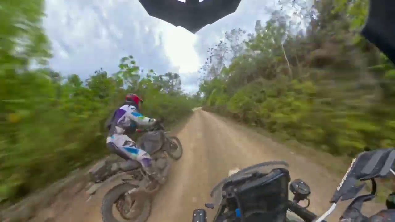 Casi sigo de largo en una curva en la Himalayan 450