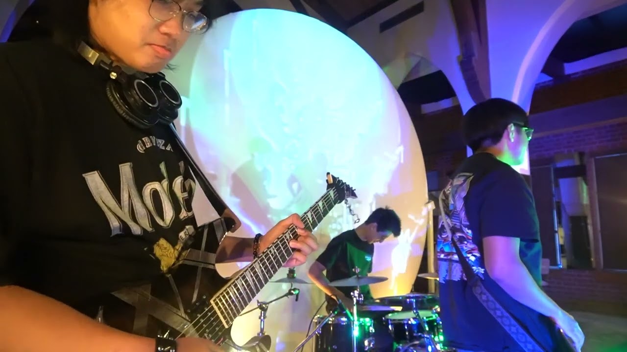 Razor Glare at MusicLandria
