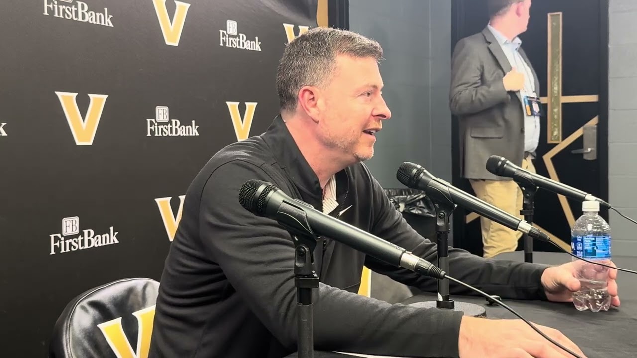 Vanderbilt coach Mark Byington reacts to loss to Tennessee basketball